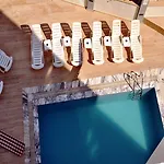 Almena Hotel 3*