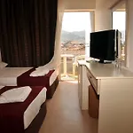 Almena فندق مرمريس